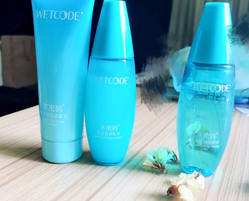 珀萊雅和水密碼哪個好？