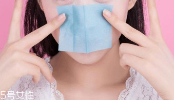 吸油紙會吸走防曬霜嗎？吸油紙會將水分帶走嗎？