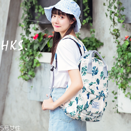 20歲女生背什么包？20多歲女生適合什么包包？