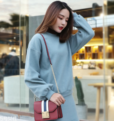 20歲女生背什么包？20多歲女生適合什么包包？