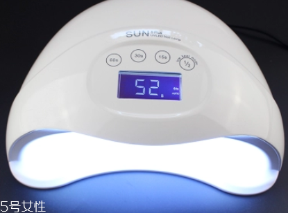 美甲燈會把手照黑嗎？美甲燈之前要涂防曬霜嗎？