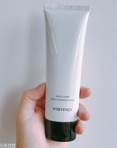 vidivici洗面奶適合什么膚質(zhì)？vidivici洗面奶洗后緊繃嗎？