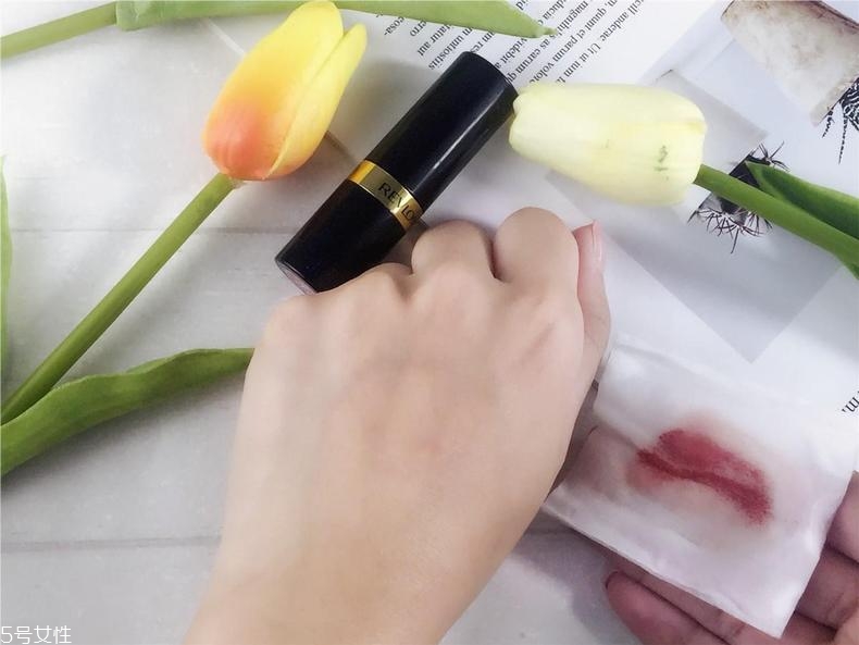 露華濃525是什么色？露華濃525適合黃皮嗎？