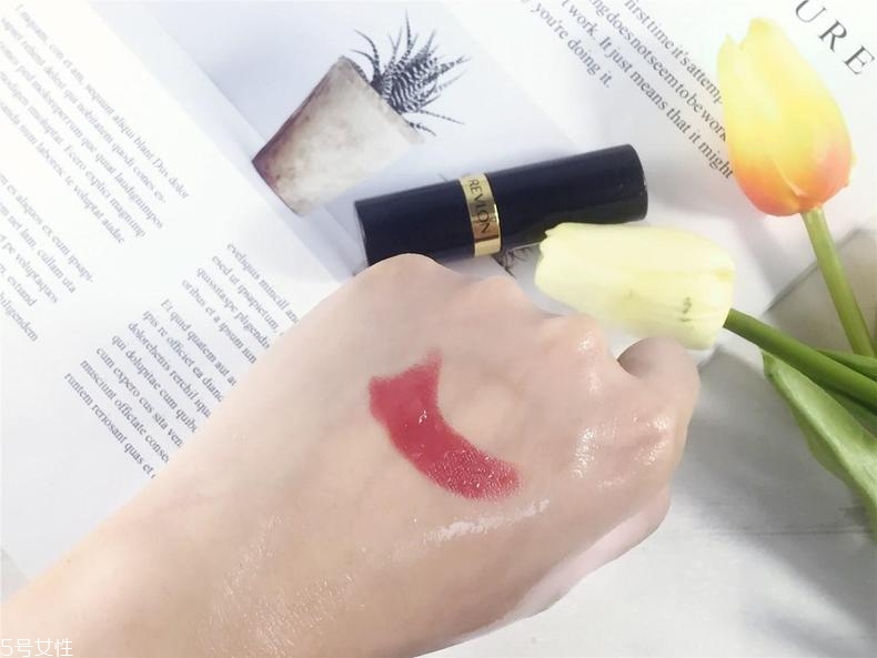 露華濃525是什么色？露華濃525適合黃皮嗎？