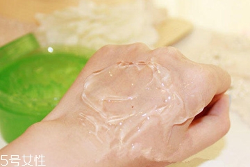 暴曬之后如何補救？曬紅了可以用蘆薈膠嗎？