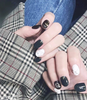 2018海邊度假美甲圖片 度假風(fēng)美甲讓心情美到冒泡 2018海邊度假美甲圖片 度假風(fēng)美甲讓心情美到冒泡