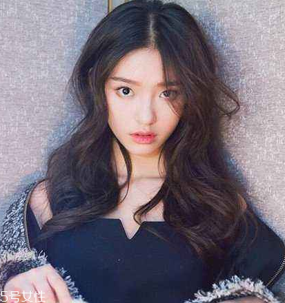 燙發(fā)能拉直嗎？燙發(fā)變直的方法