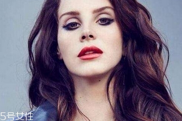 燙發(fā)能用護(hù)發(fā)素嗎？關(guān)于燙發(fā)的打理