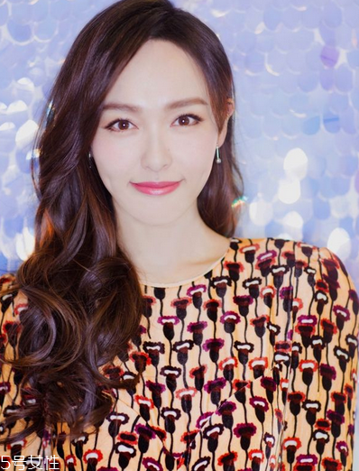 燙發(fā)能用護(hù)發(fā)素嗎？關(guān)于燙發(fā)的打理