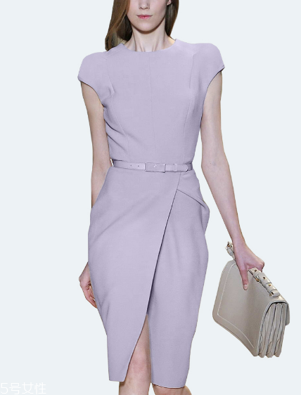 紫色連衣裙怎么搭配？輕松駕馭流行色