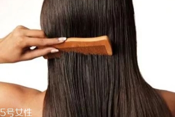 頭發(fā)兩天不洗就很油怎么辦？5個方法減緩頭皮出油