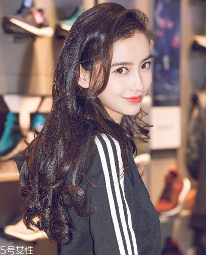 燙發(fā)一般多少錢？燙發(fā)價(jià)位防被坑指南