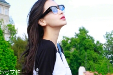 燙發(fā)顯老氣嗎？教你如何燙發(fā)不顯老