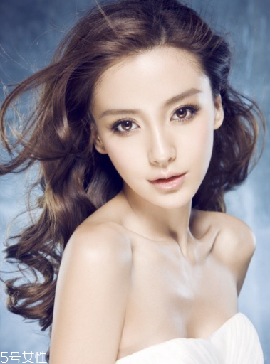 燙發(fā)不染色好看嗎？只燙不染也能美美的