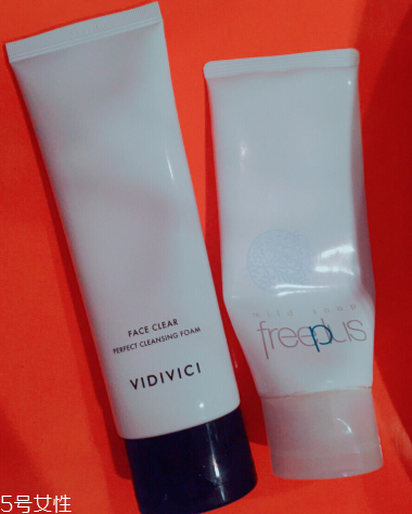 vidivici和芙麗芳絲哪個好？vidivici和芙麗芳絲洗面奶比較