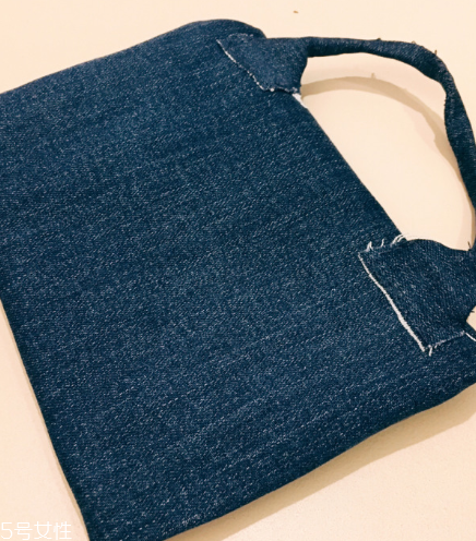 舊牛仔褲怎么改好看？只需幾步立馬變身時(shí)尚褲子