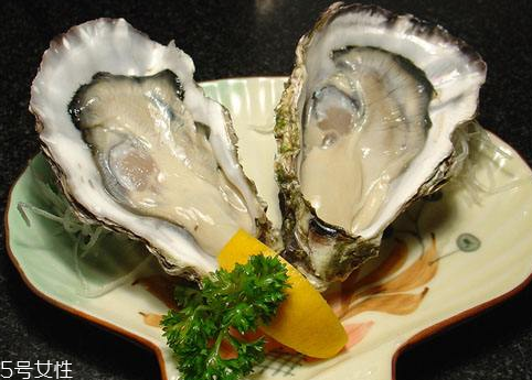 生蠔沒熟吃了會怎么樣？沒熟的生蠔吃了有什么后果
