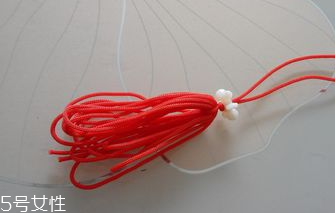 流蘇掛件怎么做？自制流蘇掛件讓家多點(diǎn)文藝風(fēng)