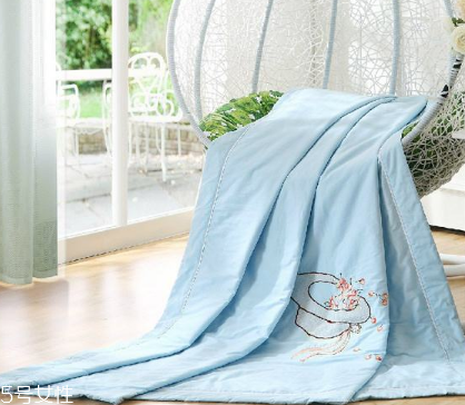 空調(diào)被填充物哪種好？填充物選擇很重要