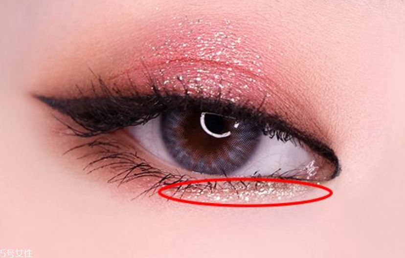 下眼影怎么畫顯眼睛大？眼睛變大2倍的下眼影畫法