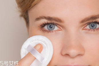 下眼影怎么畫顯眼睛大？眼睛變大2倍的下眼影畫法