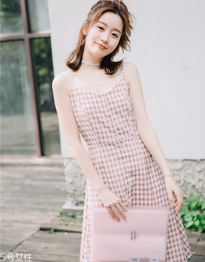 瘦人穿什么連衣裙好看？這三款讓你美上天