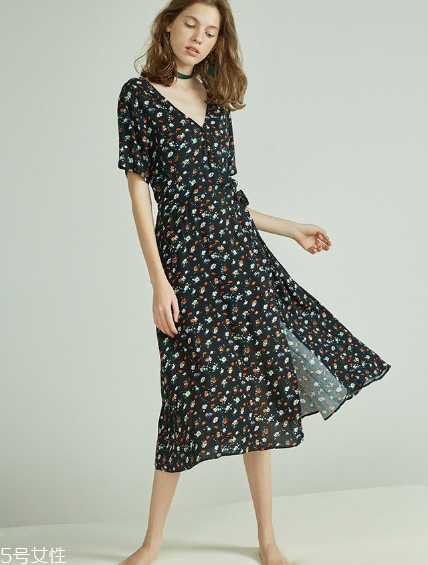 什么樣的碎花裙好看？三招選到最適合的