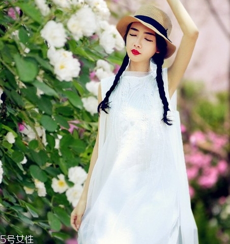 棉麻長裙子怎么搭配？文藝妹紙都這樣穿