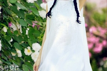 棉麻長裙配什么鞋子？除了小白鞋還有這些