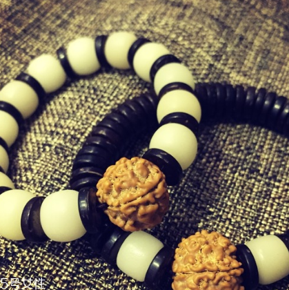 菩提根手串多少錢？市場(chǎng)行情不算貴