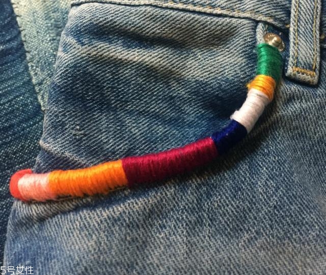 舊牛仔褲怎么改好看？只需幾步立馬變身時(shí)尚褲子