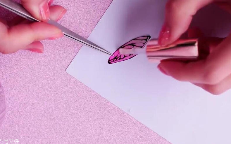 蝴蝶型耳墜怎么做？森林系耳墜的自制教程