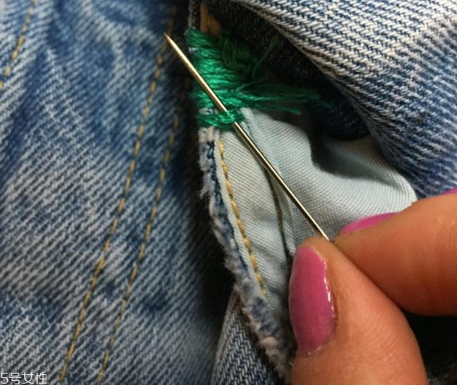 舊牛仔褲怎么改好看？只需幾步立馬變身時(shí)尚褲子