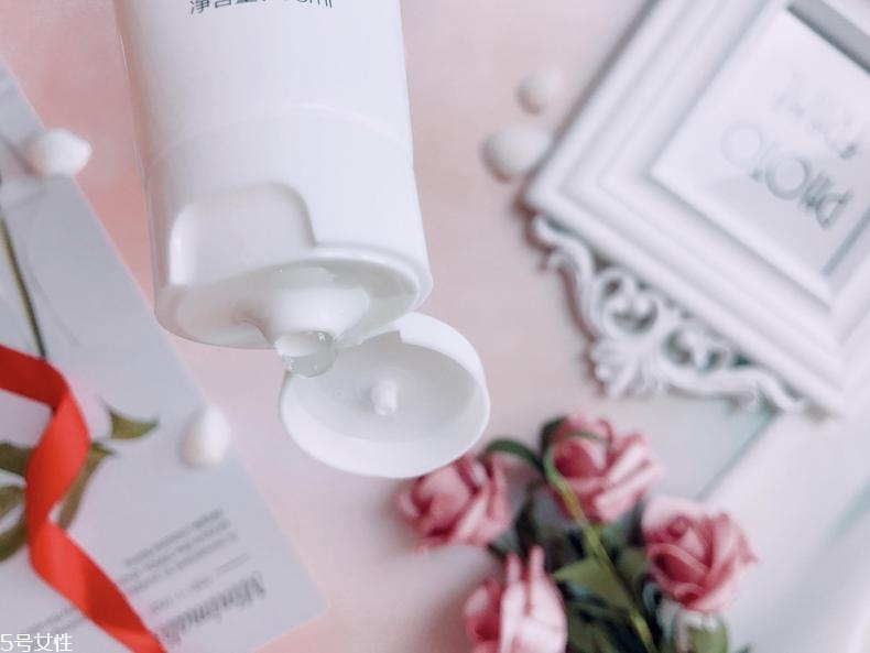 創(chuàng)爾美潔面啫喱好用嗎？看看低泡洗面奶的清潔力