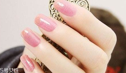 美甲底膠有幾種 3種美甲底膠的區(qū)別 美甲底膠有幾種 3種美甲底膠的區(qū)別