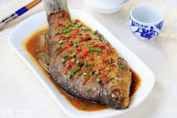 鳊魚和鯽魚哪個好 鳊魚和鯽魚的區(qū)別 鳊魚和鯽魚哪個好 鳊魚和鯽魚的區(qū)別