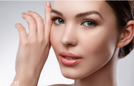 女的為什么會長唇毛 唇毛是正?，F(xiàn)象