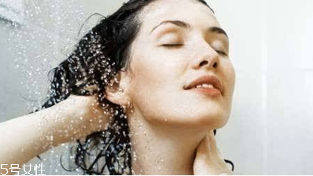 護(hù)發(fā)素加橄欖油好用嗎 這個(gè)搭配不合適 護(hù)發(fā)素加橄欖油好用嗎 這個(gè)搭配不合適