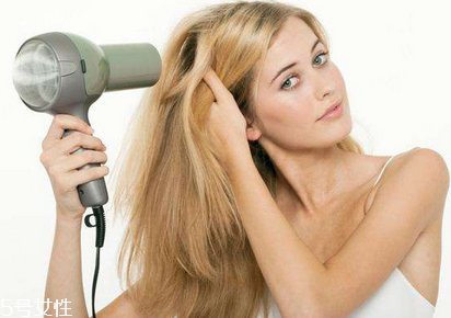 護(hù)發(fā)素加橄欖油好用嗎 這個(gè)搭配不合適 護(hù)發(fā)素加橄欖油好用嗎 這個(gè)搭配不合適