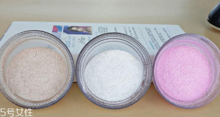 藍(lán)色散粉適合什么膚色 提亮膚色好幫手 藍(lán)色散粉適合什么膚色 提亮膚色好幫手