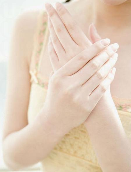 椰子油護(hù)膚功效與作用 10大護(hù)膚小技巧 椰子油護(hù)膚功效與作用 10大護(hù)膚小技巧