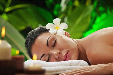 椰子油護(hù)膚功效與作用 10大護(hù)膚小技巧 椰子油護(hù)膚功效與作用 10大護(hù)膚小技巧