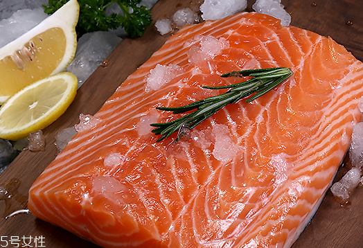 三文魚會(huì)過敏嗎 過敏體質(zhì)慎吃 三文魚會(huì)過敏嗎 過敏體質(zhì)慎吃