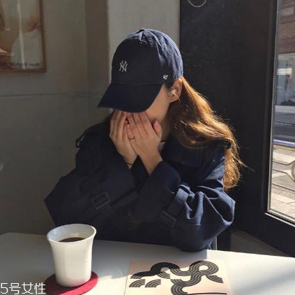 棒球帽什么顏色好看 要根據(jù)自己的形象來選 棒球帽什么顏色好看 要根據(jù)自己的形象來選