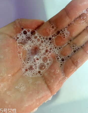 潤膏洗發(fā)水好用嗎 使用感不錯(cuò) 潤膏洗發(fā)水好用嗎 使用感不錯(cuò)