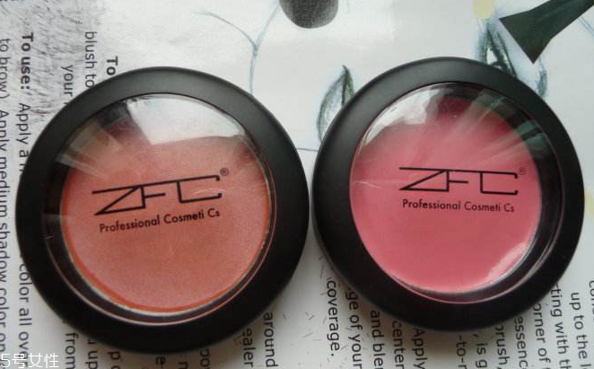 氣墊腮紅和粉狀腮紅哪個(gè)好 氣墊腮紅不會讓油肌悶痘