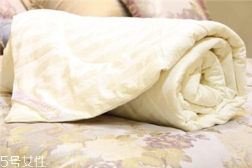 貢緞怎么洗 這樣清洗壽命更長久 貢緞怎么洗 這樣清洗壽命更長久