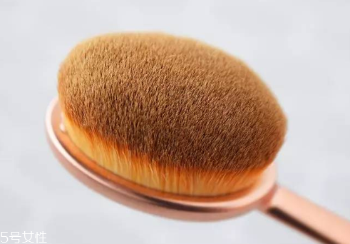 粉底刷什么材質(zhì)好 人造毛抓粉力極強 粉底刷什么材質(zhì)好 人造毛抓粉力極強