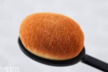 粉底刷什么材質(zhì)好 人造毛抓粉力極強 粉底刷什么材質(zhì)好 人造毛抓粉力極強