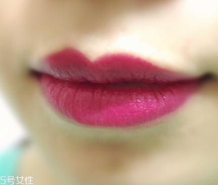 露華濃黑管440黃皮能用嗎 黃皮純素顏都能hold住 露華濃黑管440黃皮能用嗎 黃皮純素顏都能hold住